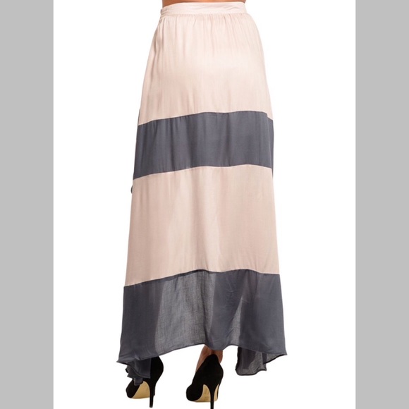 Hi & Low Taupe Charcoal Skirt - Picture 2 of 7